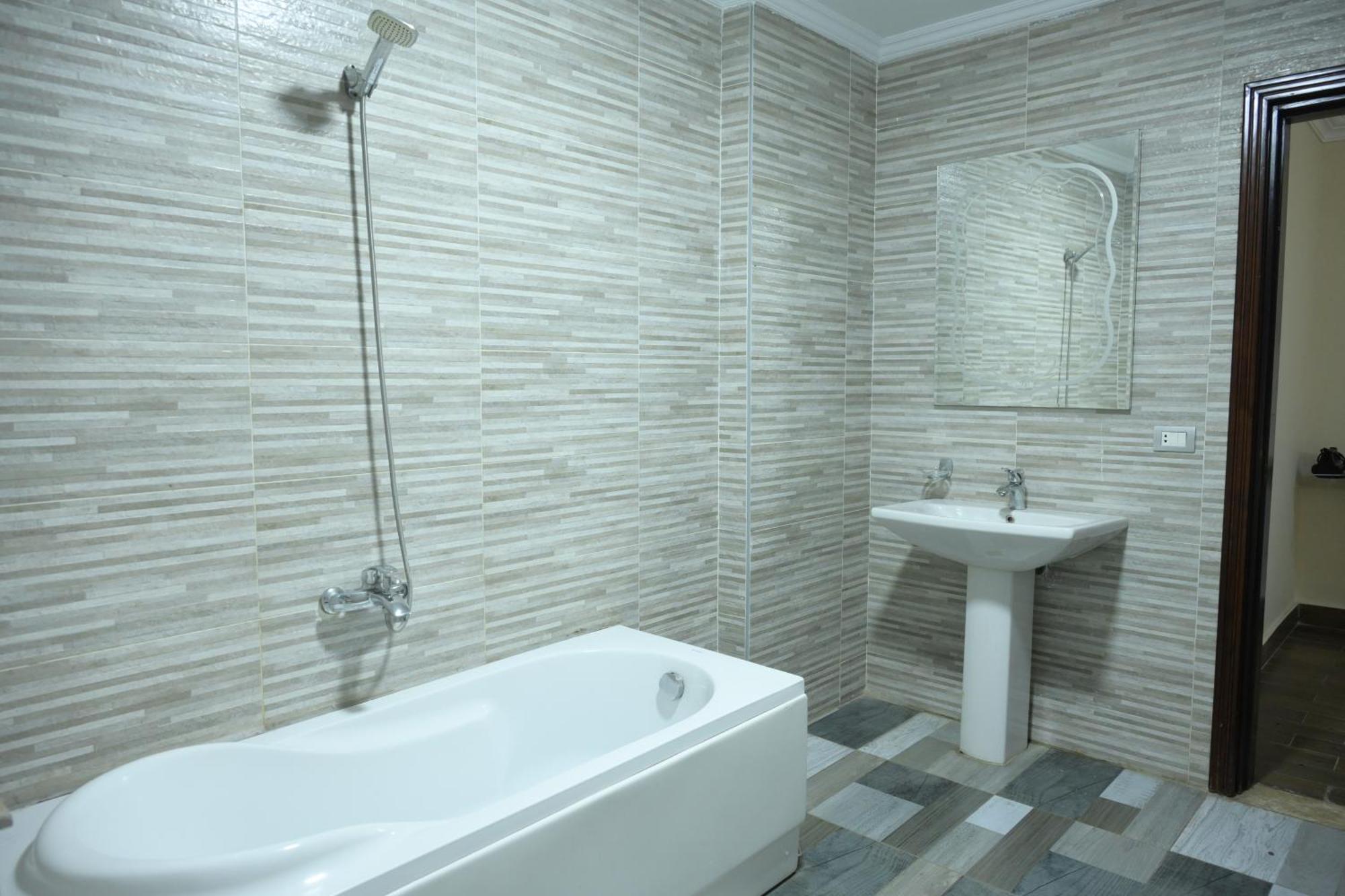 Egm-d-32 Three Bed *