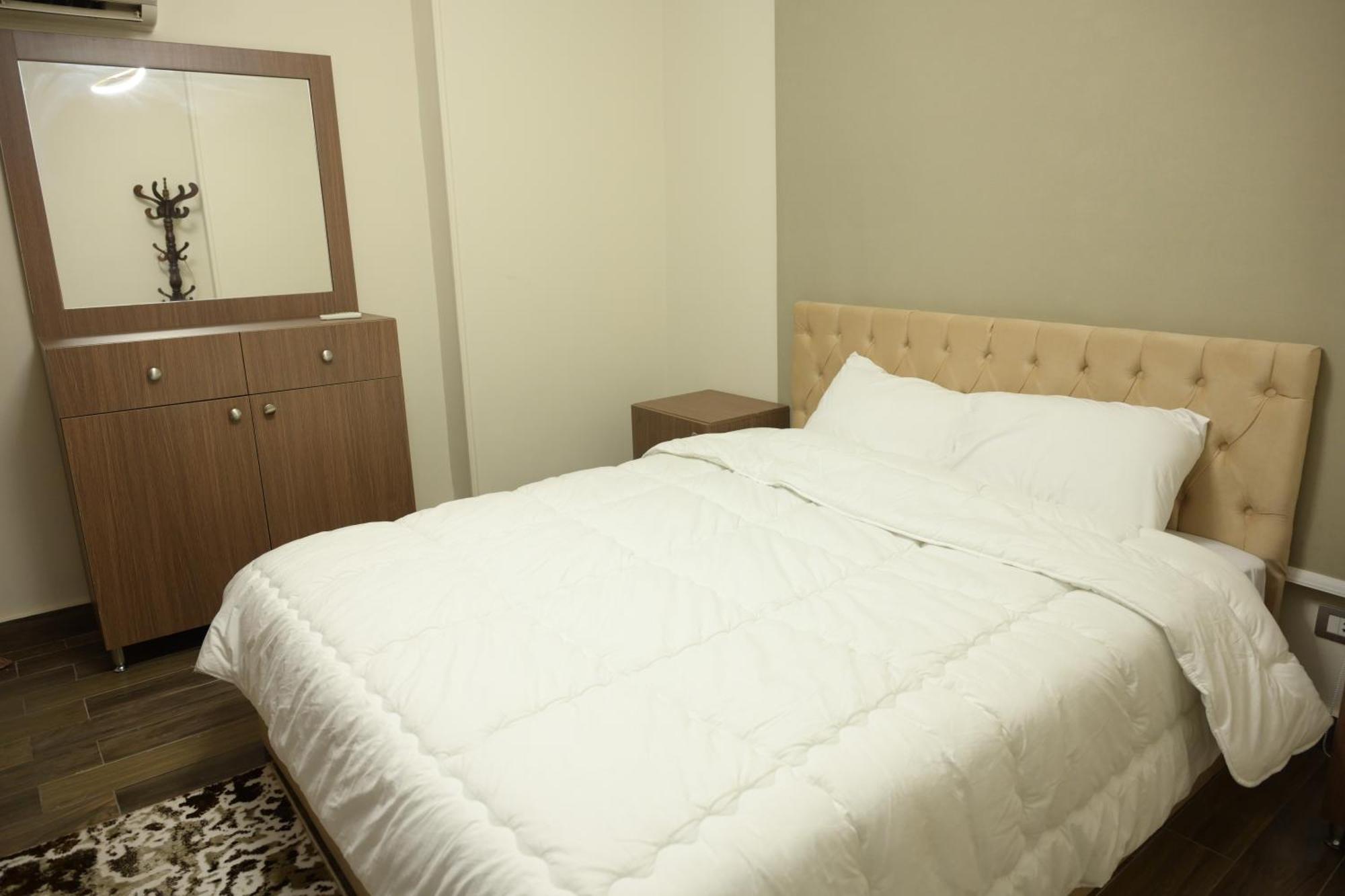 Egm-d-32 Three Bed Apartment *