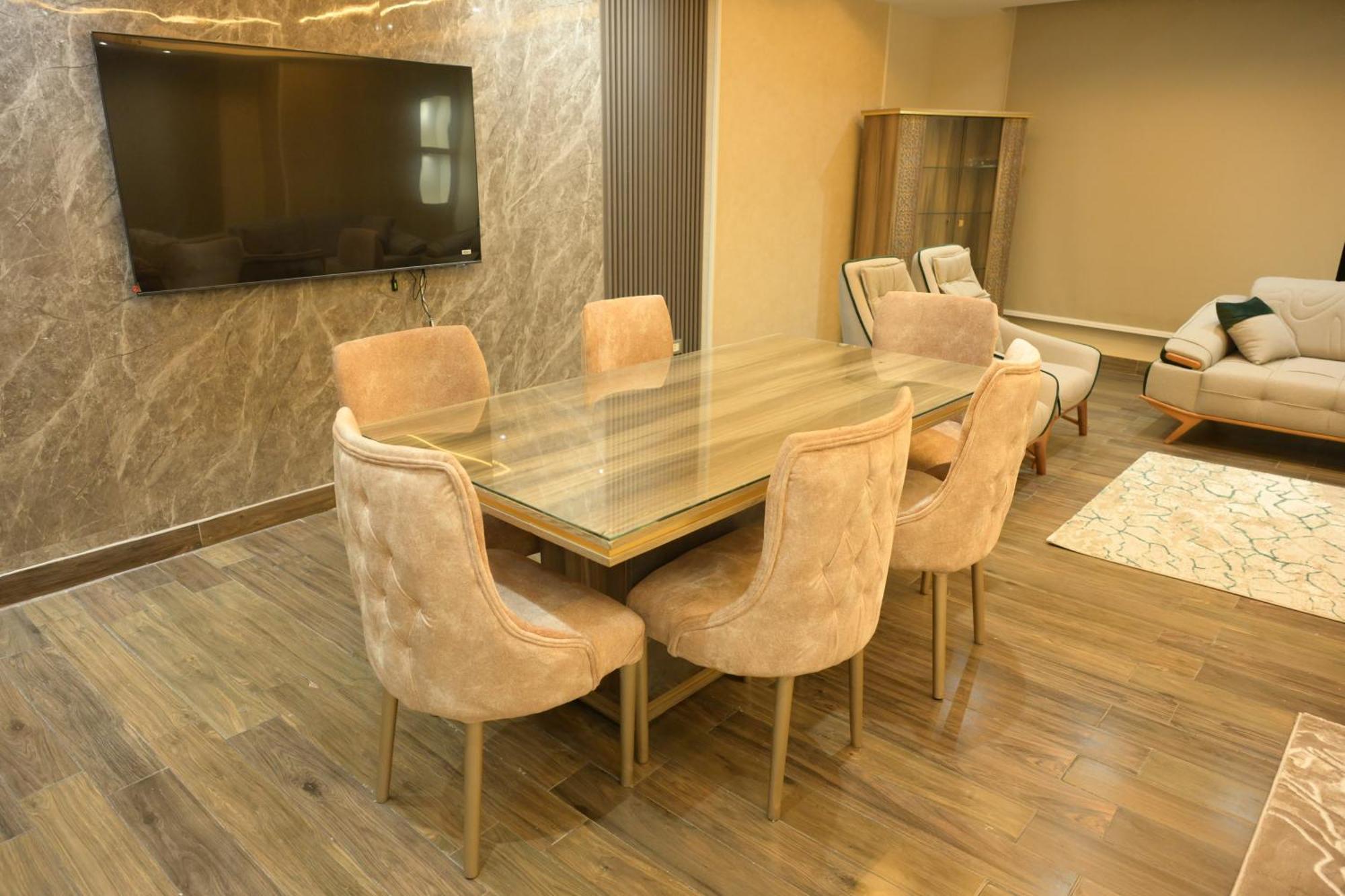 Egm-d-32 Three Bed Apartment