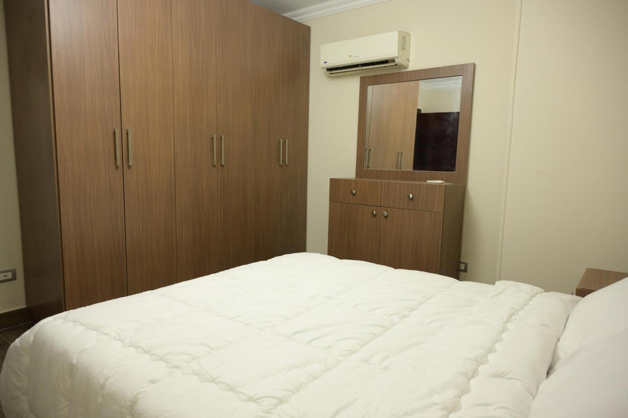 Egm-d-32 Three Bed Apartment *