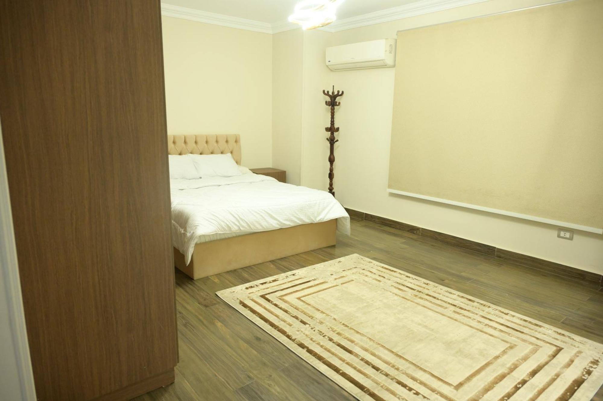Egm-d-32 Three Bed Apartment *